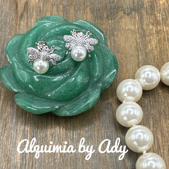 COPY - Big bee pearl zirconia pave statement stud earrings - Picture 1 of 5